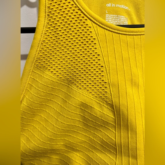 NWT All In Motion Seamless Rib Bra - Gold - L - Picture 4 of 5